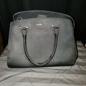 Dkny black purse